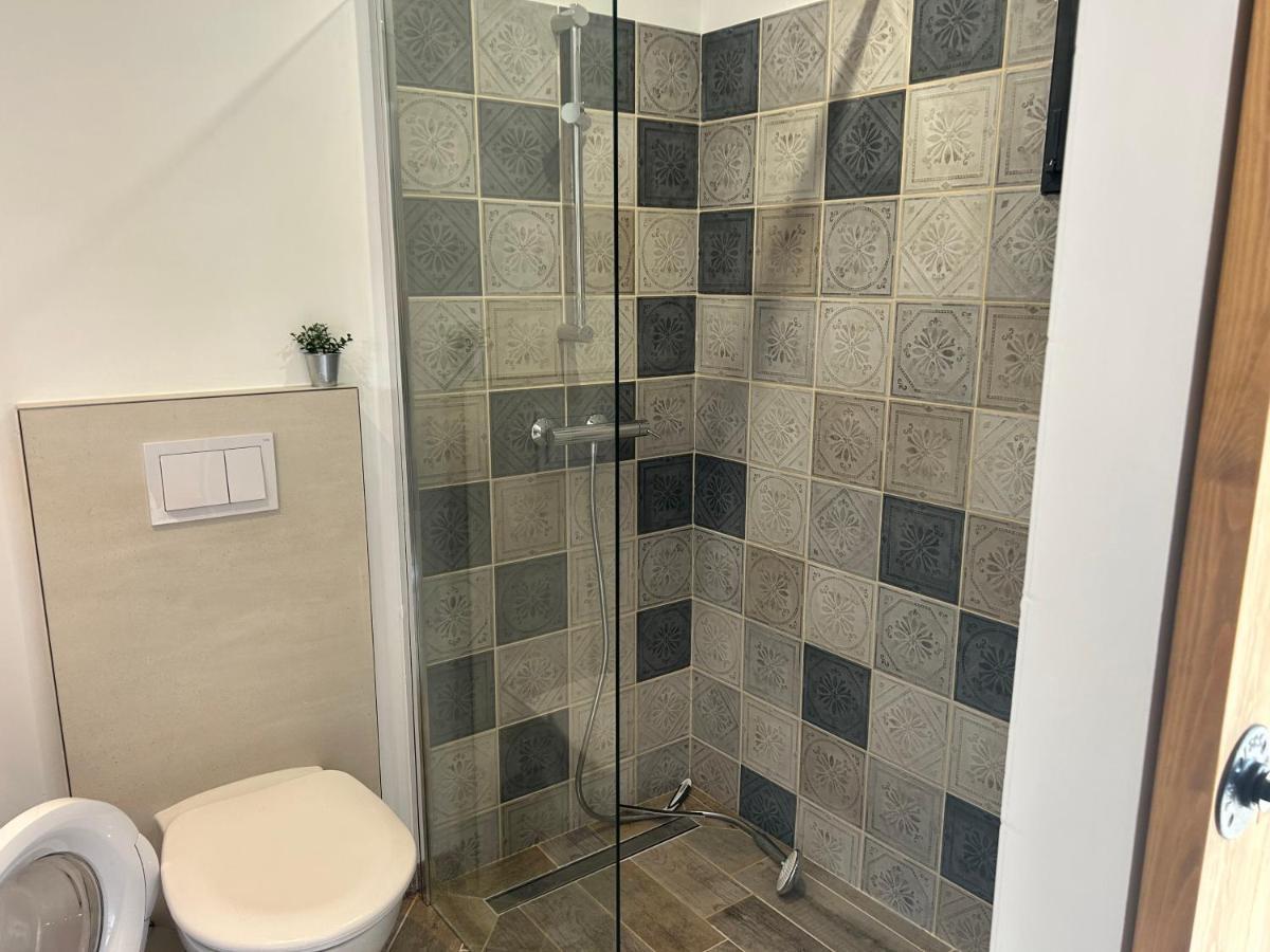 Apartment Dans - Jardin Privatif .